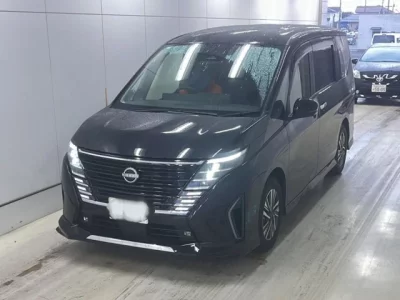 Nissan SERENA  с аукциона в Японии