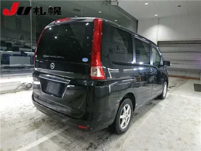 Nissan SERENA  с аукциона в Японии
