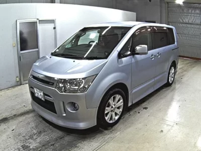 Mitsubishi DELICA D5