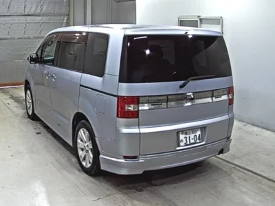 Mitsubishi DELICA D5