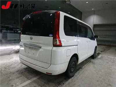 Nissan SERENA  с аукциона в Японии