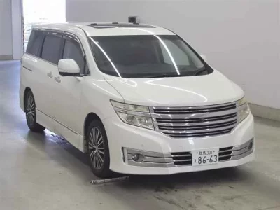 Nissan ELGRAND  с аукциона в Японии