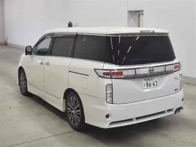 Nissan ELGRAND  с аукциона в Японии