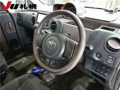 Toyota PORTE  с аукциона в Японии