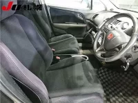 Honda STREAM лот № 37 оценка 3  с аукциона в Японии 4