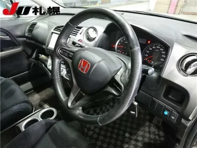 Honda STREAM  с аукциона в Японии