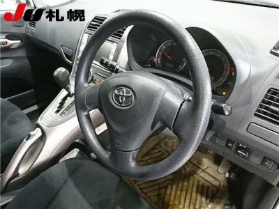 Toyota AURIS  с аукциона в Японии