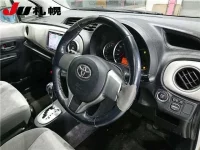 Toyota VITZ лот № 69 оценка 3.5  с аукциона в Японии 2
