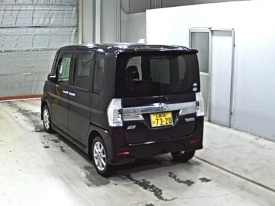 Daihatsu TANTO  с аукциона в Японии
