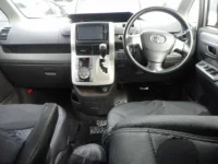 Toyota NOAH лот № 9136 оценка 3.5  с аукциона в Японии 2