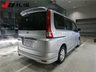 Nissan SERENA  с аукциона в Японии