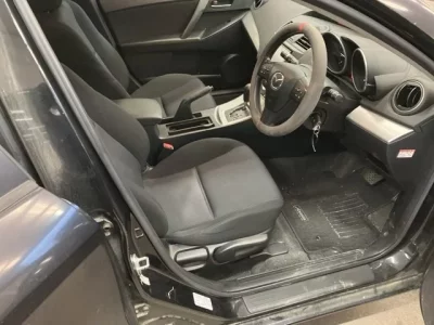 Mazda AXELA  с аукциона в Японии