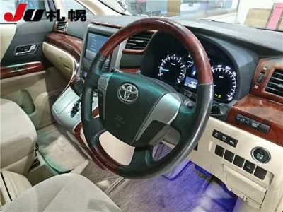 Toyota VELLFIRE  с аукциона в Японии