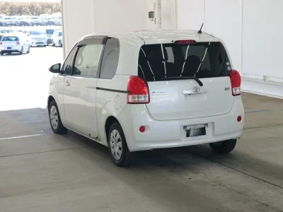 Toyota PORTE  с аукциона в Японии