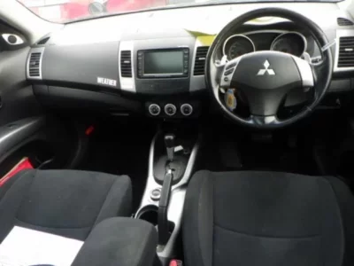 Mitsubishi OUTLANDER  с аукциона в Японии