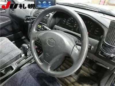 Toyota CARINA  с аукциона в Японии