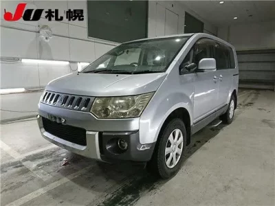 Mitsubishi DELICA D5  с аукциона в Японии
