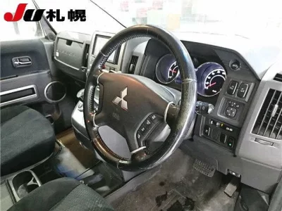 Mitsubishi DELICA D5  с аукциона в Японии