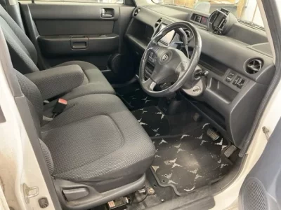 Toyota BB  с аукциона в Японии