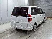 Toyota NOAH лот № 9215 оценка 3.5  с аукциона в Японии 4