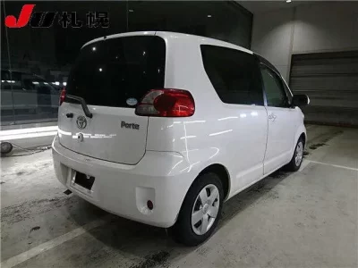 Toyota PORTE  с аукциона в Японии