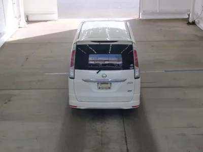 Nissan SERENA  с аукциона в Японии