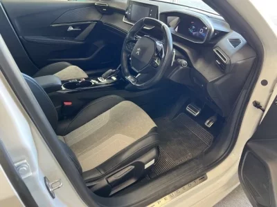 Peugeot 208  с аукциона в Японии