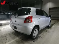 Toyota VITZ лот № 162 оценка 3.5  с аукциона в Японии 1
