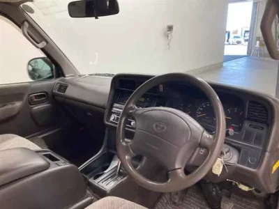 Toyota HIACE  с аукциона в Японии