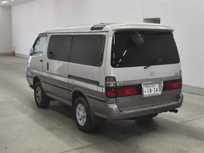 Toyota HIACE  с аукциона в Японии