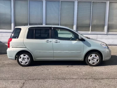 Toyota RAUM  с аукциона в Японии