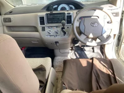 Toyota RAUM  с аукциона в Японии