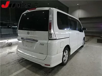 Nissan SERENA  с аукциона в Японии