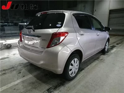 Toyota VITZ  с аукциона в Японии