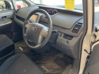 Toyota VOXY лот № 2164 оценка 3.5  с аукциона в Японии 3