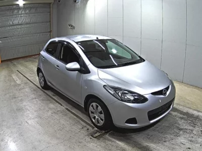Mazda DEMIO  с аукциона в Японии