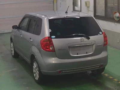 Mazda VERISA  с аукциона в Японии