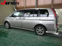 Toyota ISIS лот № 4702 оценка R  с аукциона в Японии 5