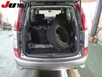 Toyota ISIS лот № 4702 оценка R  с аукциона в Японии 4