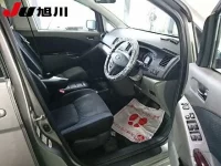 Toyota ISIS лот № 4702 оценка R  с аукциона в Японии 2