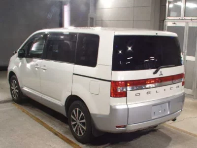 Mitsubishi DELICA D5  с аукциона в Японии