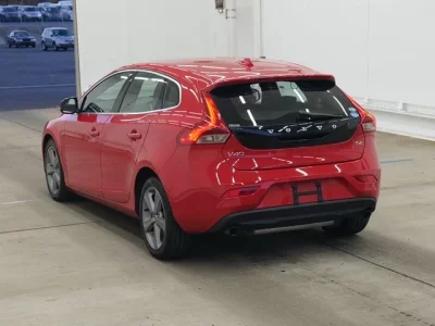 Volvo V40  с аукциона в Японии