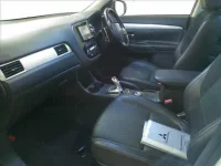 Mitsubishi OUTLANDER PHEV лот № 7040 оценка R  с аукциона в Японии 2