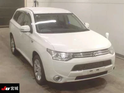 Mitsubishi OUTLANDER PHEV  с аукциона в Японии