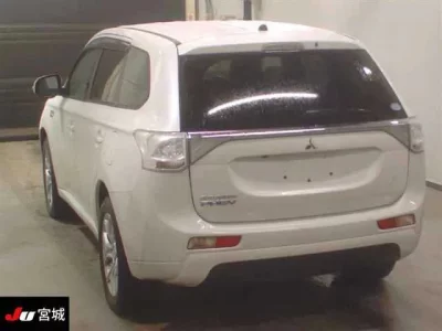 Mitsubishi OUTLANDER PHEV  с аукциона в Японии
