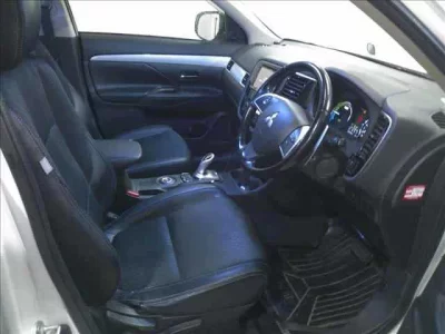 Mitsubishi OUTLANDER PHEV  с аукциона в Японии