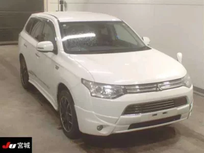 Mitsubishi OUTLANDER PHEV  с аукциона в Японии