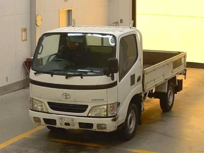 Toyota DYNA  с аукциона в Японии