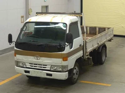 Toyota DYNA  с аукциона в Японии