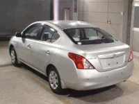 Nissan TIIDA LATIO лот № 8372 оценка R  с аукциона в Японии 1